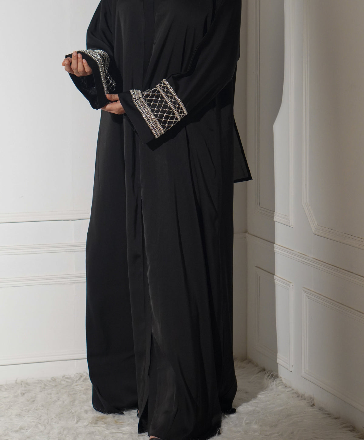 Manal Abayah - Pearl White