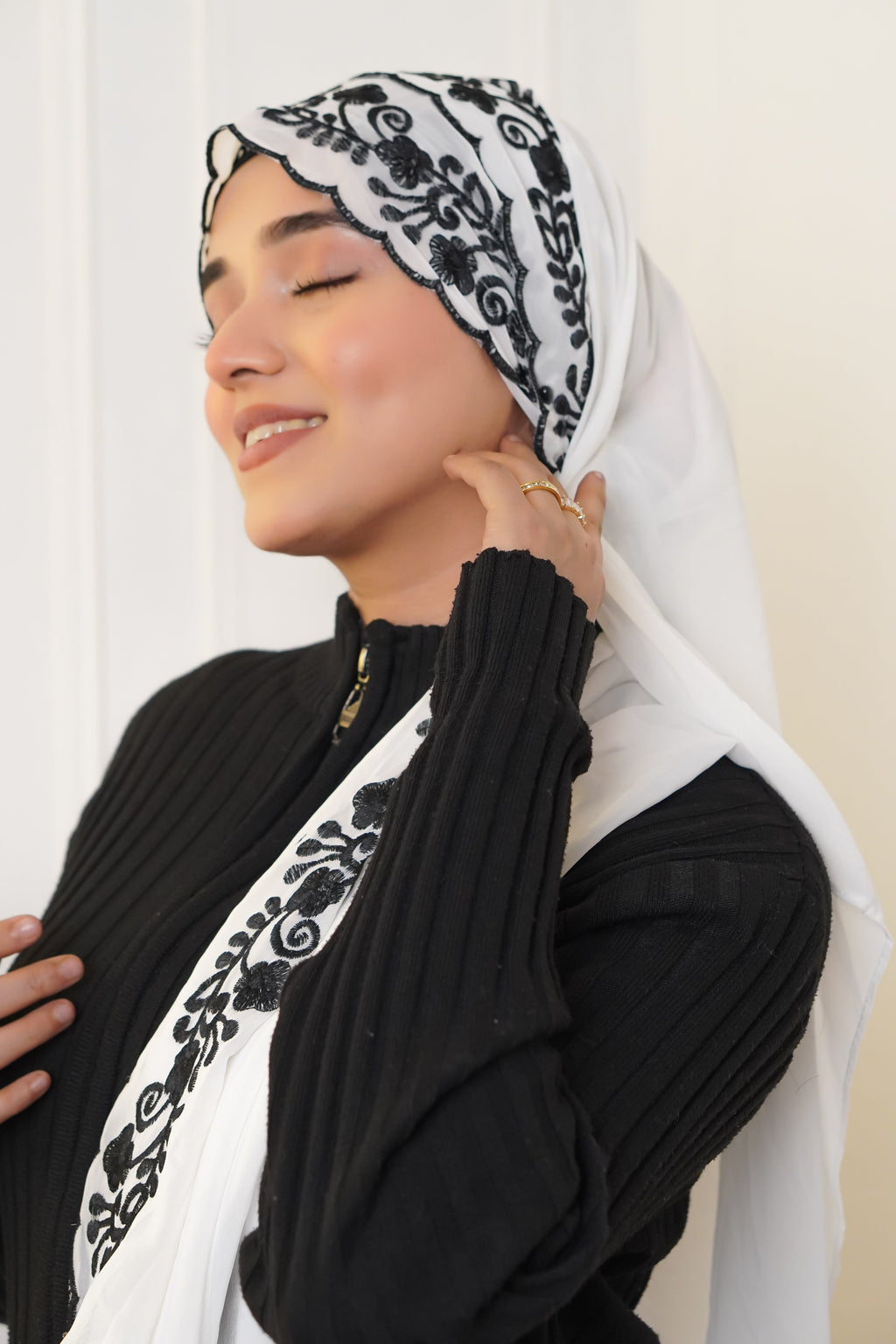 EMBROIDERED HIJAB - White