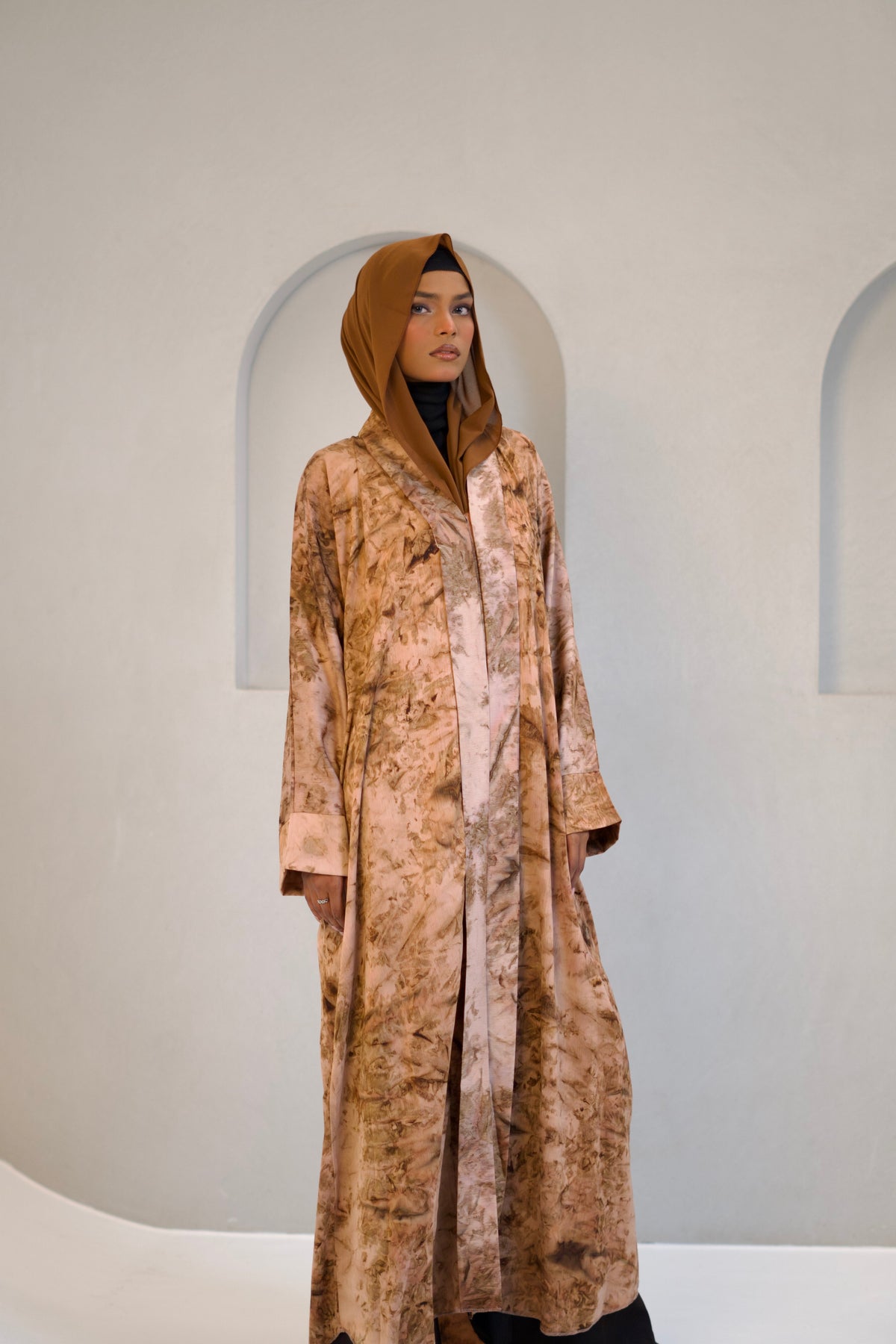 EARTHY PRINT ABAYAH - CARAMEL