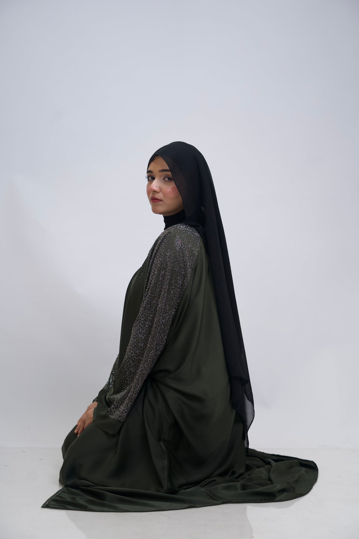 Nurgul Abayah - Zaytoon