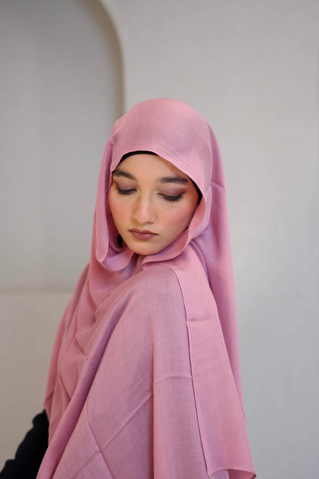 Modal Hijab #35 Barbie Pink
