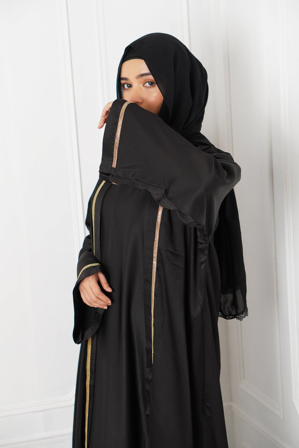 REHNUMA ABAYAH - MIDNIGHT BLACK