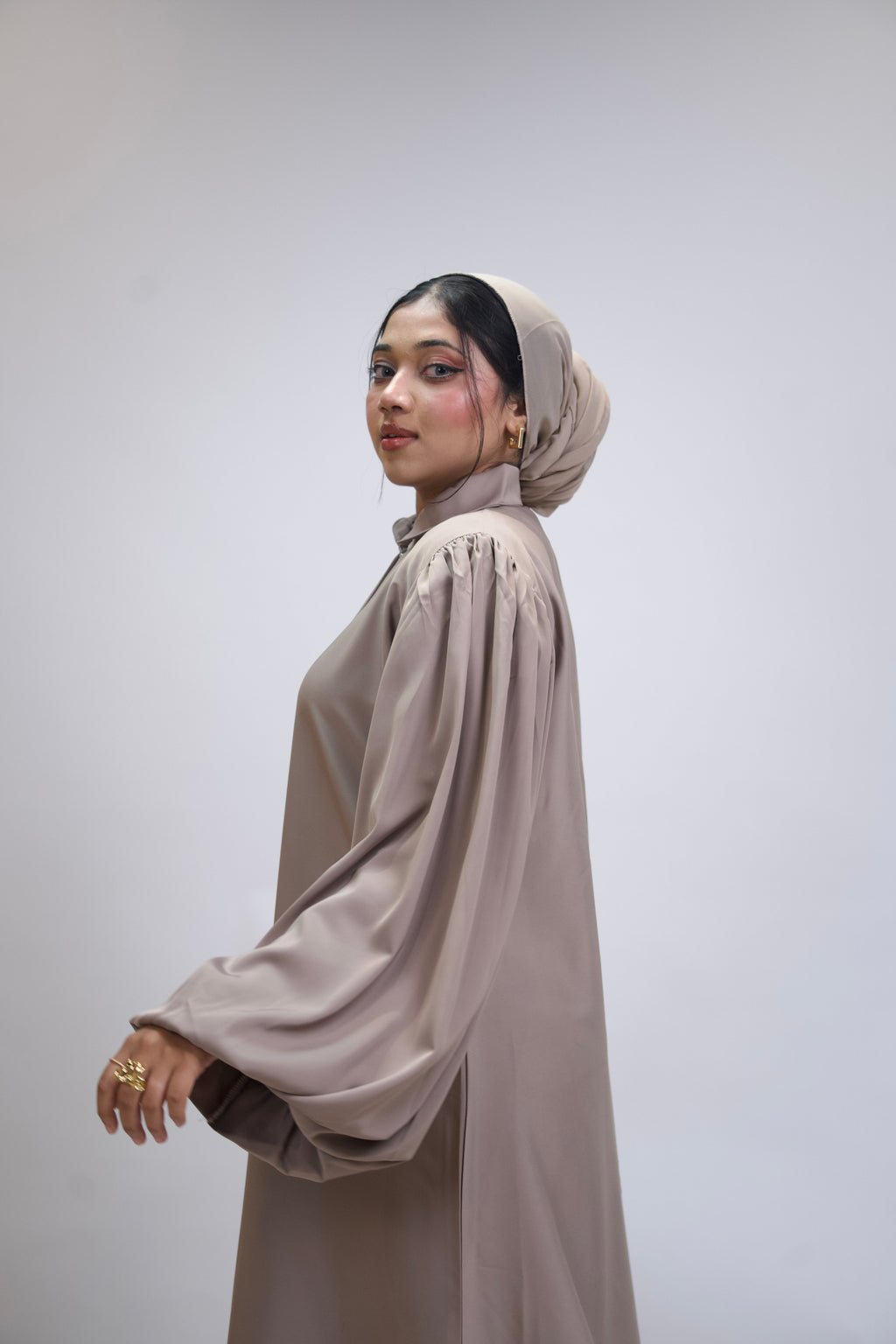 BALLOON SLEEVES ABAYAH - BEIGE